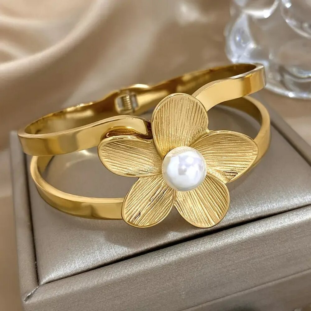 NEW! BOHO 18 K PLATED Stainless STEEL FLOWER BRACELET